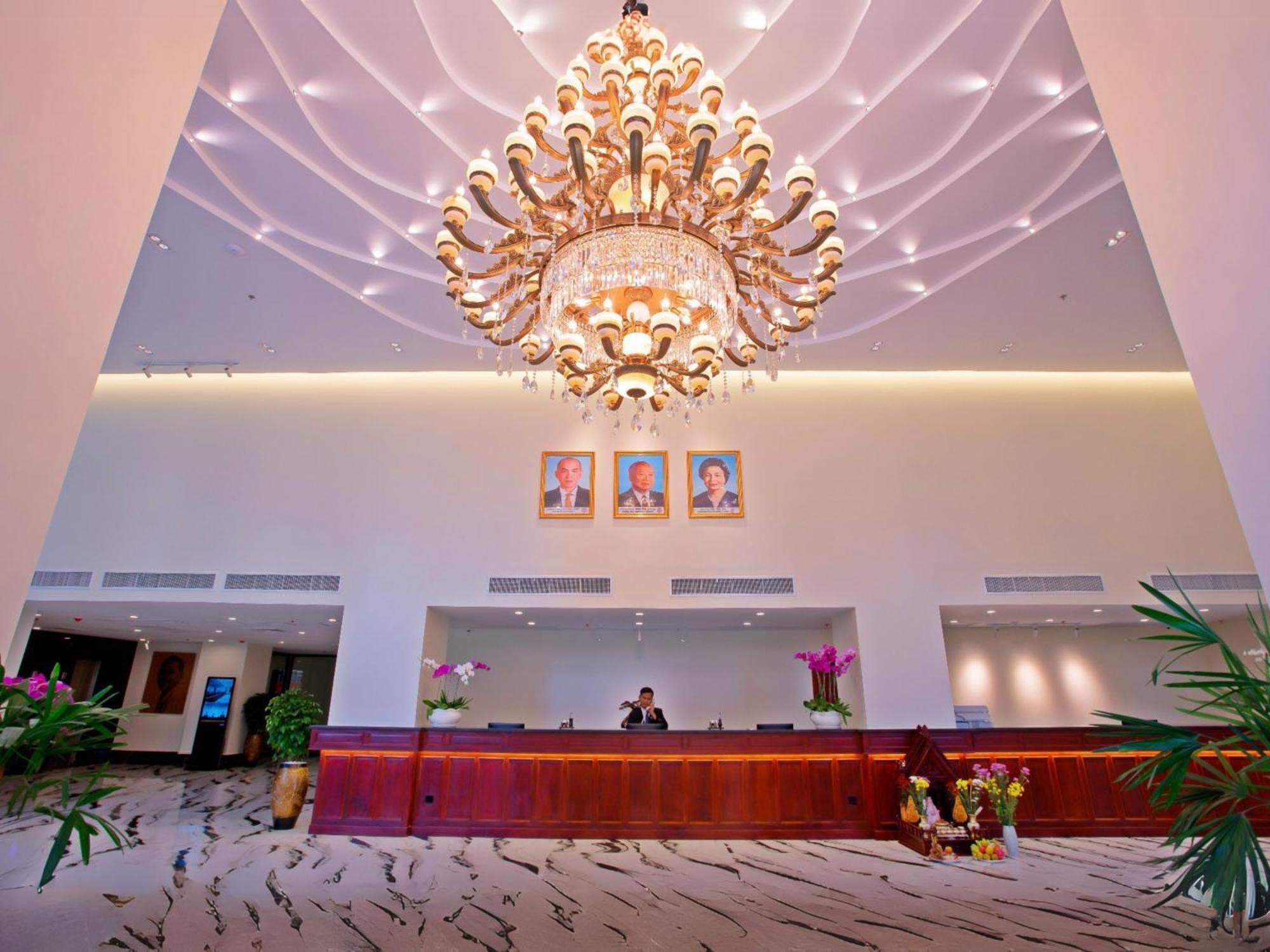 Poulo Wai Hotel & Apartment Phnom Penh Exterior photo